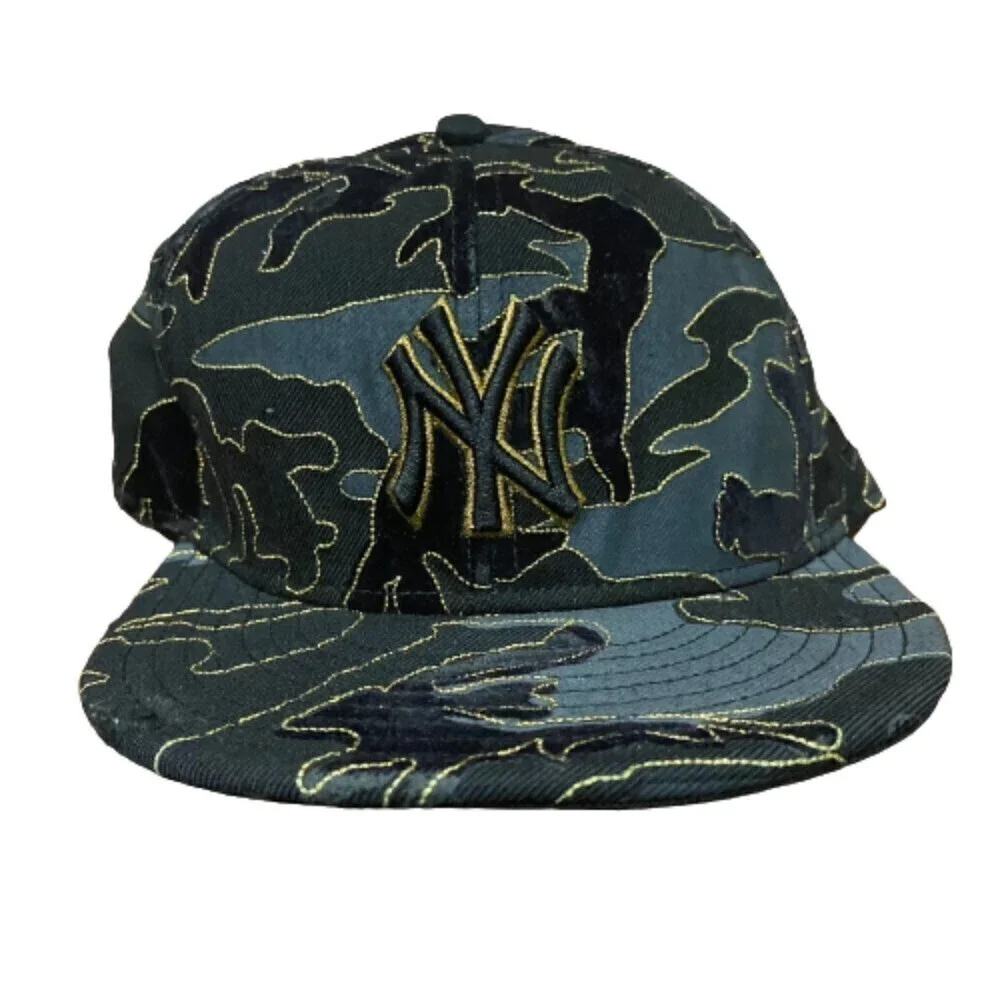 New Era MLB New York Yankees Black Gold Metallic Fitted Cap 7 3/8 - Picture 1 of 7